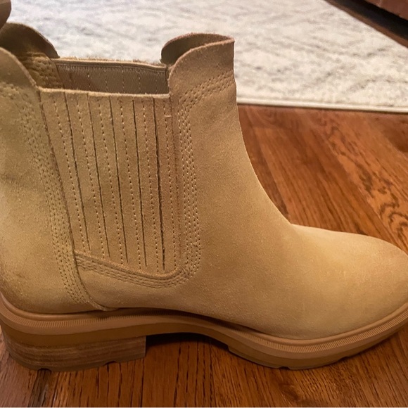 Timberland Tan Ankle Boots - Picture 2 of 7